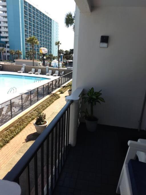 Pool Front & Across From Beach Myrtle Beach Exterior photo